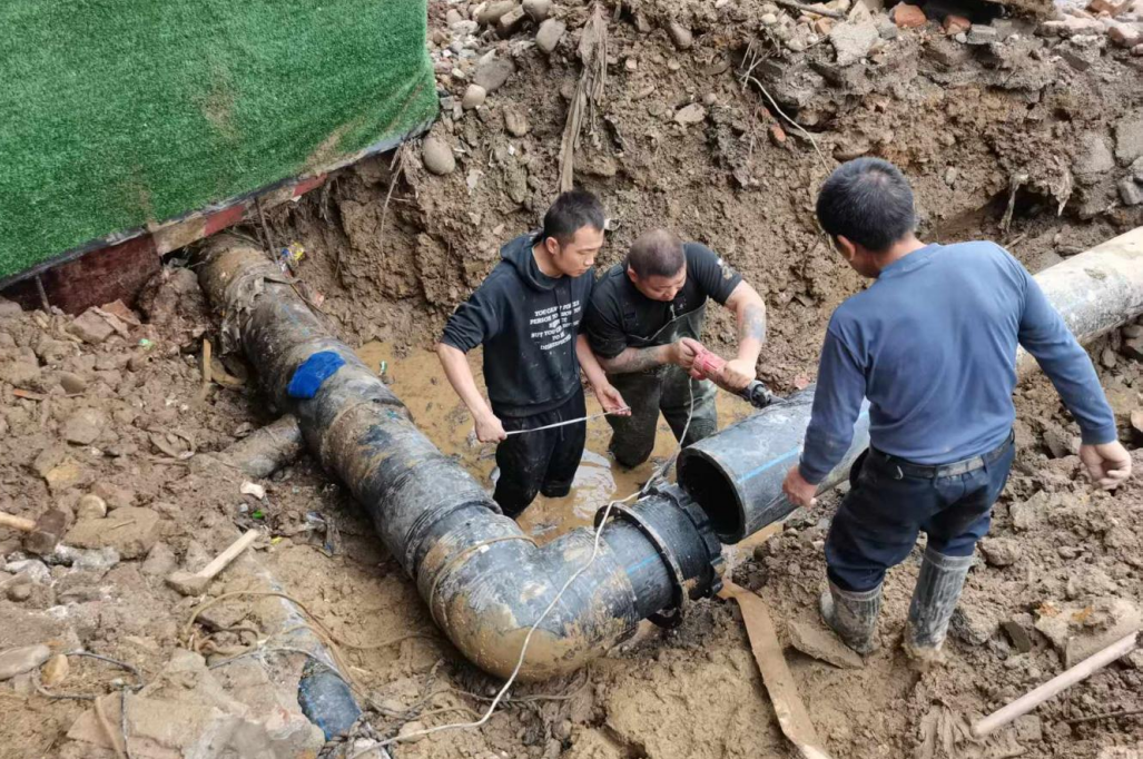 党建引领促发展  先锋攻坚显担当